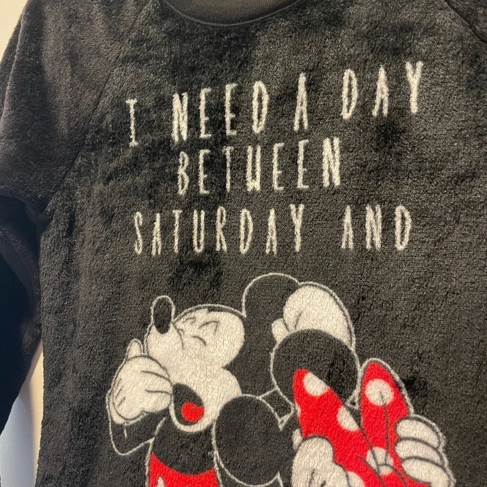 Disney Sleepwear‎ Velvet Long Sleeve Top Medium